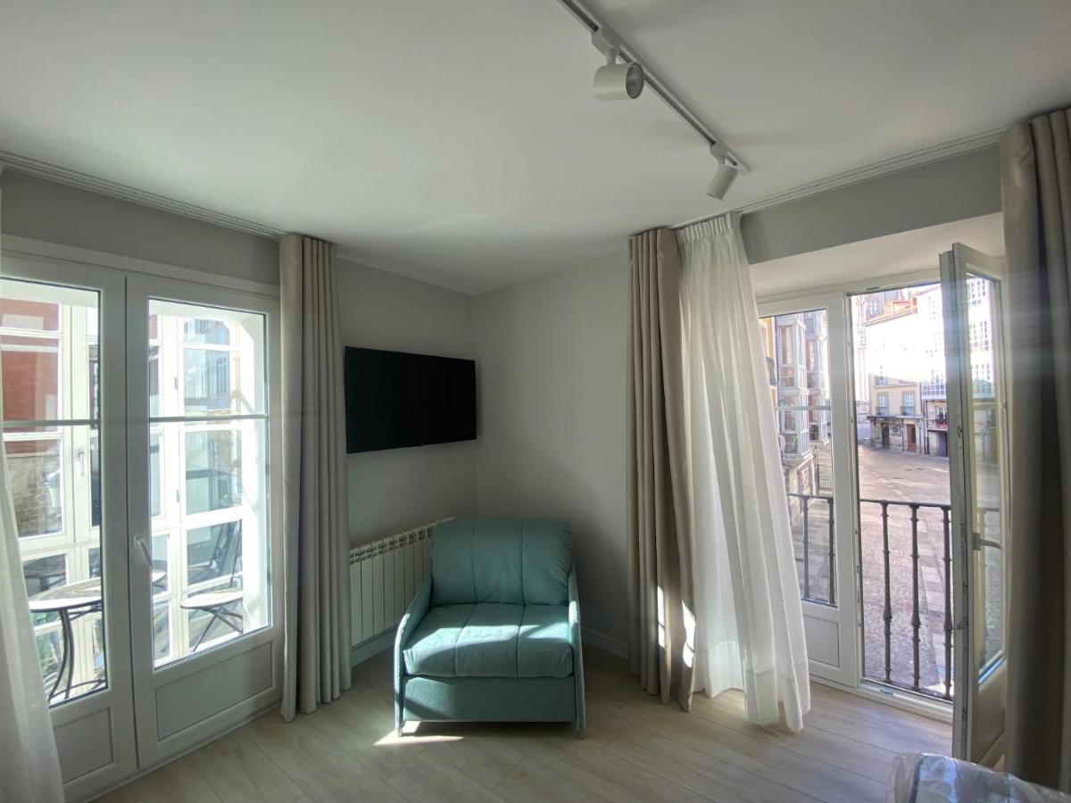 Apartamentos La Flora Burgos Todos Con Aire Acondicionado Y Ascensor Exterior foto