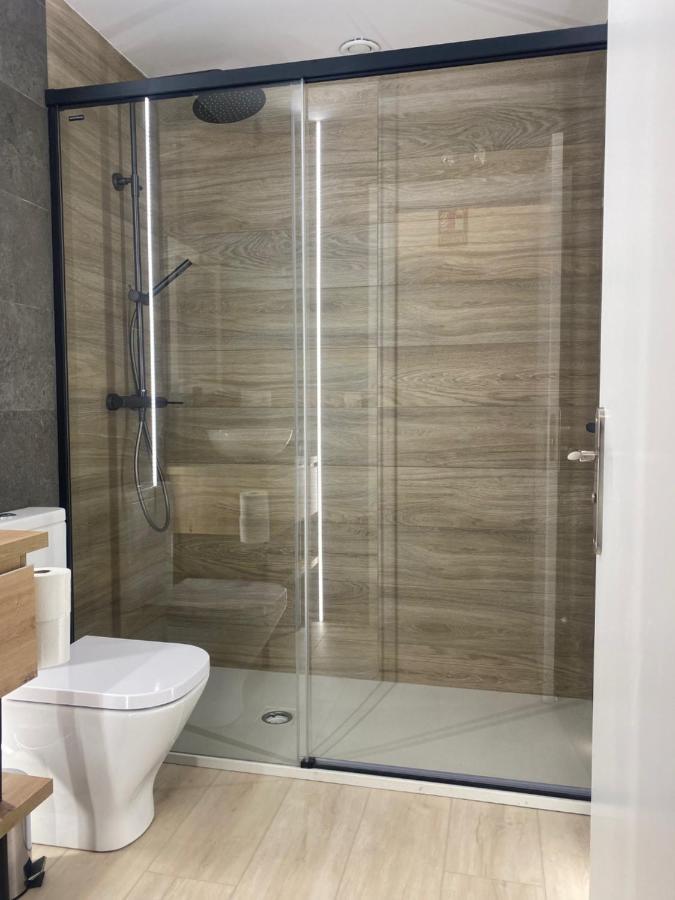 Apartamentos La Flora Burgos Todos Con Aire Acondicionado Y Ascensor Exterior foto