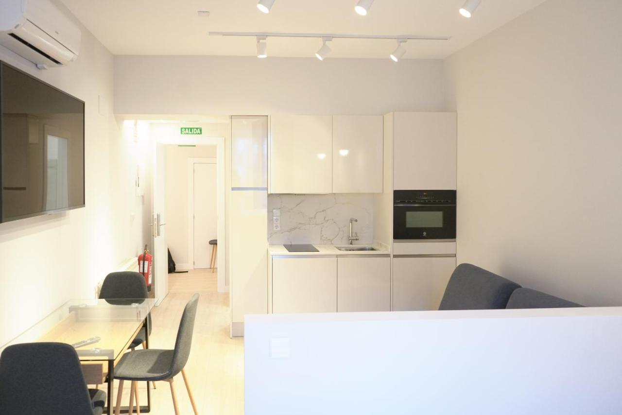 Apartamentos La Flora Burgos Todos Con Aire Acondicionado Y Ascensor Exterior foto
