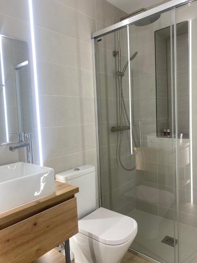 Apartamentos La Flora Burgos Todos Con Aire Acondicionado Y Ascensor Exterior foto